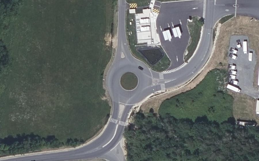 Vue aérienne du Rond-point anonyme n°1141592470