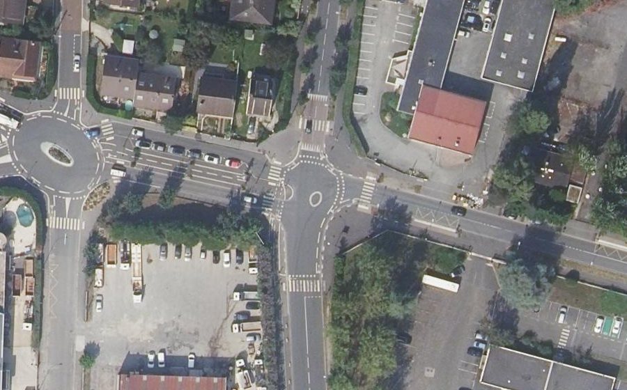 Vue aérienne du Rond-point anonyme n°1144981968
