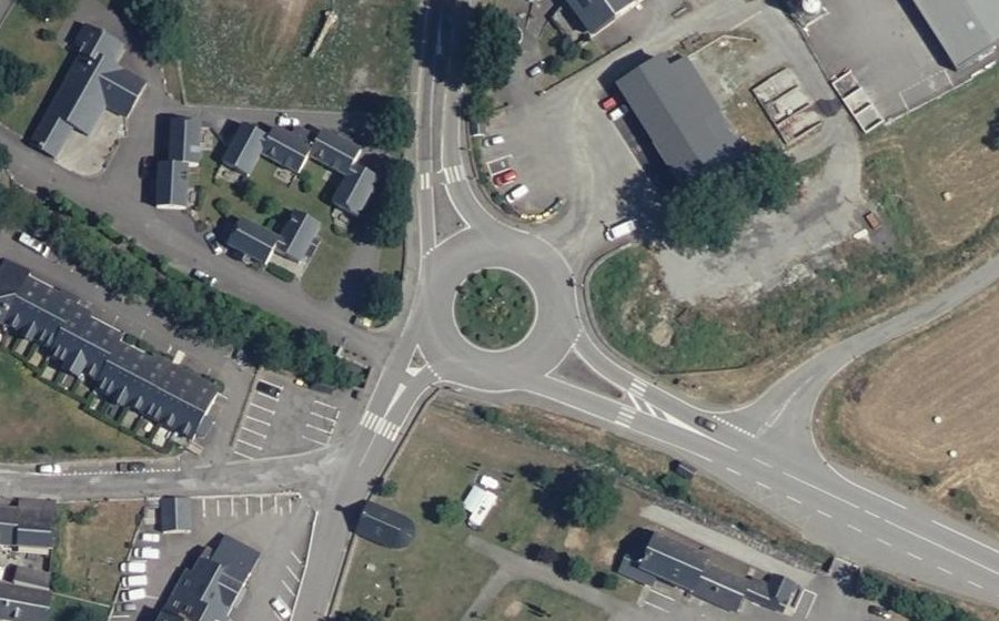Vue aérienne du Rond-point anonyme n°114600581