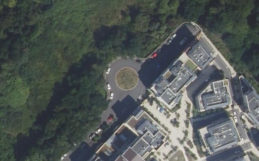 Vue aérienne du Rond-point anonyme n°1146785192