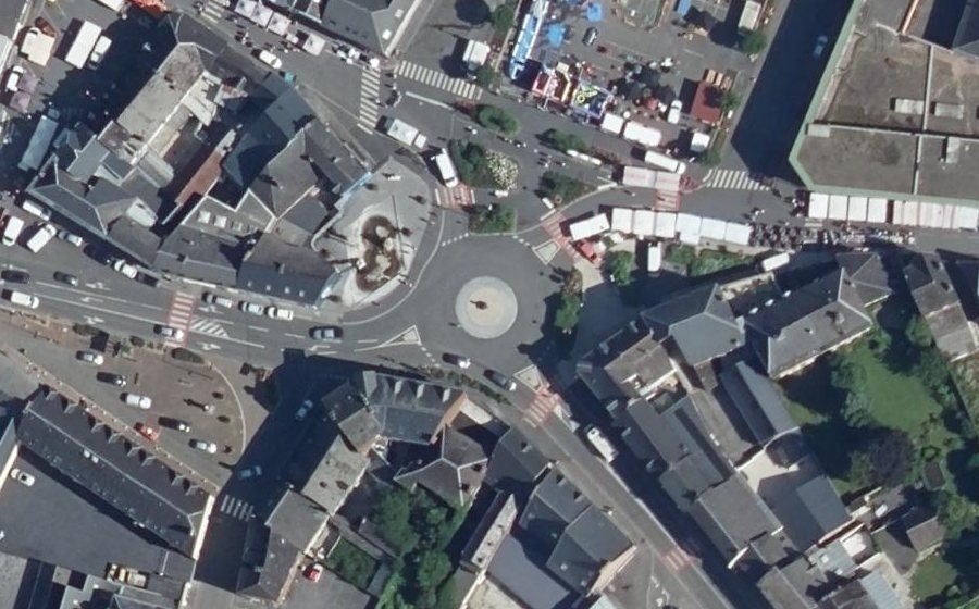 Vue aérienne du Rond-point anonyme n°1146894906