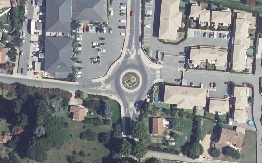 Vue aérienne du Rond-point anonyme n°1147126673