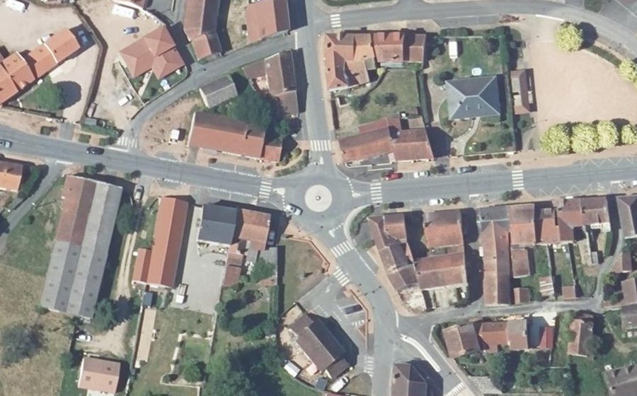 Vue aérienne du Rond-point anonyme n°1147771735