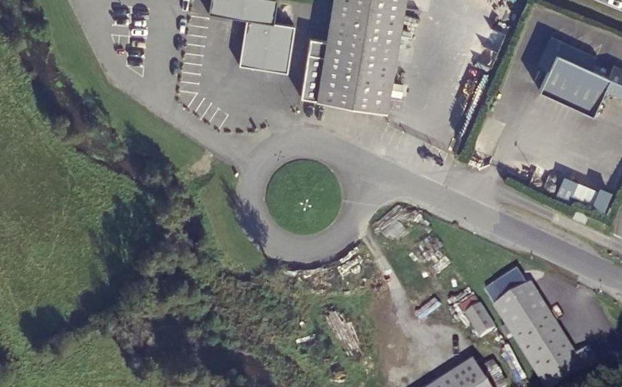 Vue aérienne du Rond-point anonyme n°1147853697