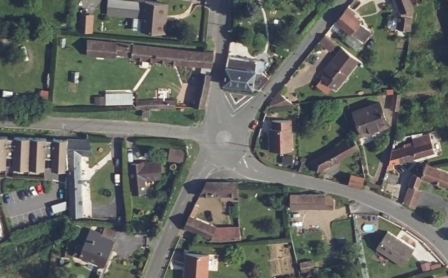 Vue aérienne du Rond-point anonyme n°1148823462