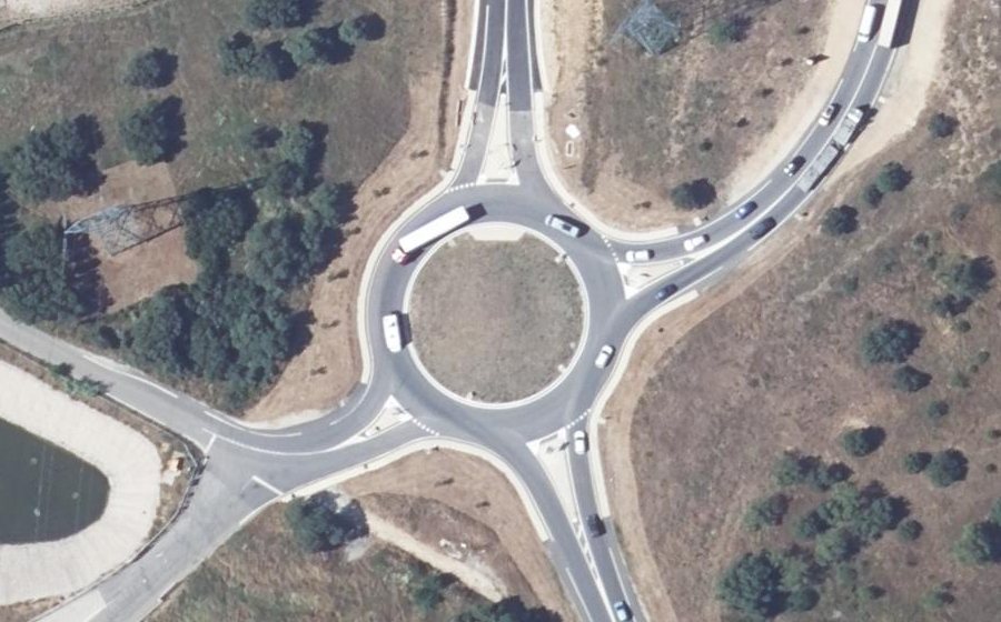 Vue aérienne du Rond-point anonyme n°1149445368