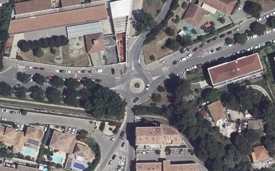 Vue aérienne du Rond-point anonyme n°114959996