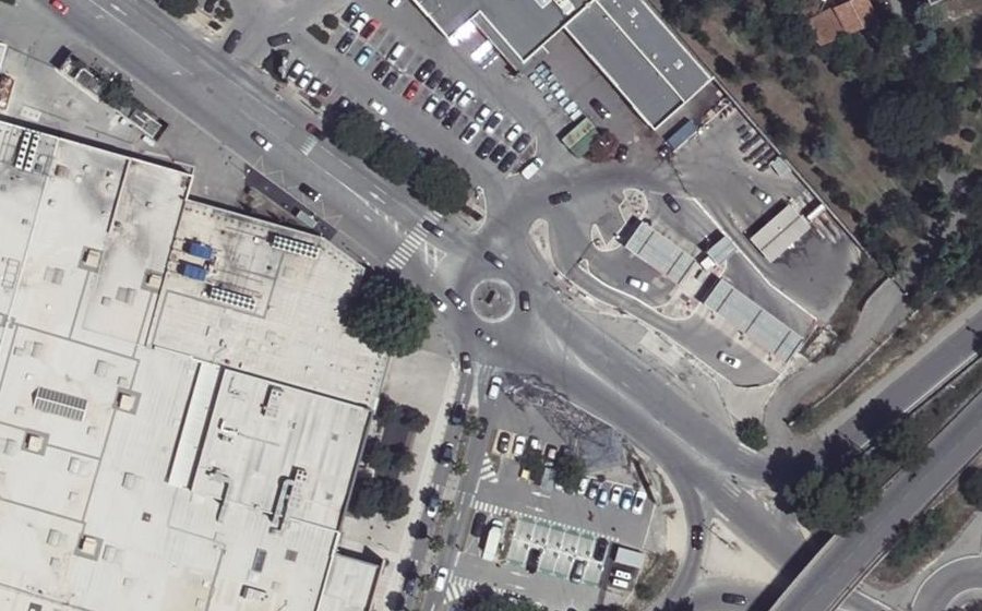 Vue aérienne du Rond-point anonyme n°114960028