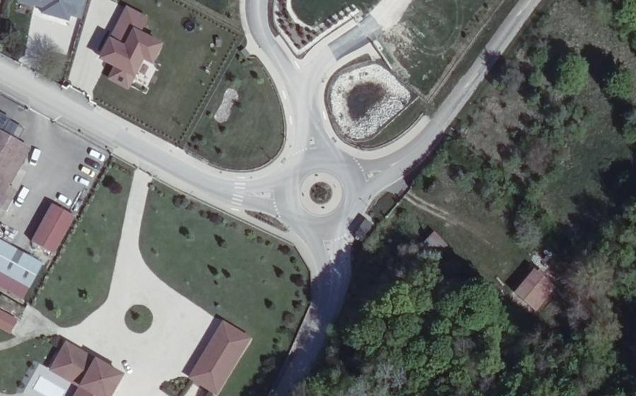 Vue aérienne du Rond-point anonyme n°1149784597