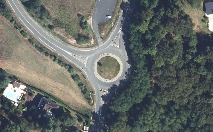 Vue aérienne du Rond-point anonyme n°1151361573