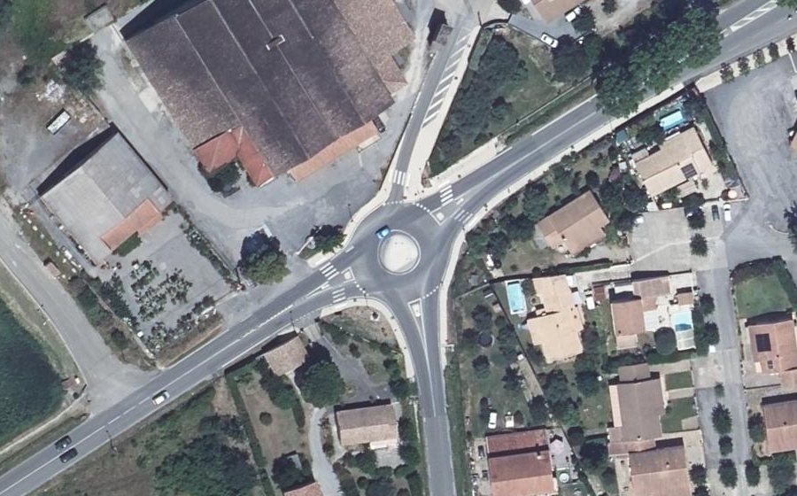 Vue aérienne du Rond-point anonyme n°1151539756