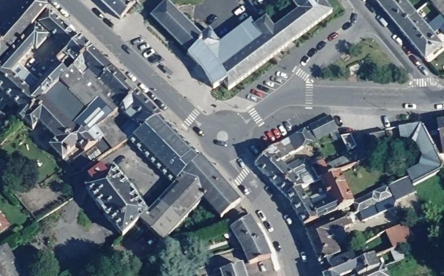 Vue aérienne du Rond-point anonyme n°1153324054