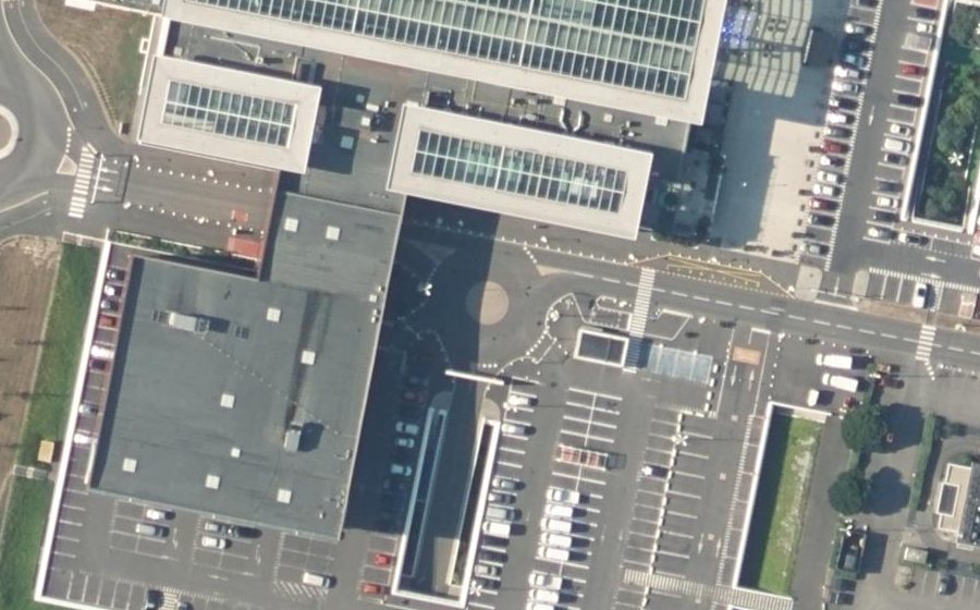 Vue aérienne du Rond-point anonyme n°1153439715