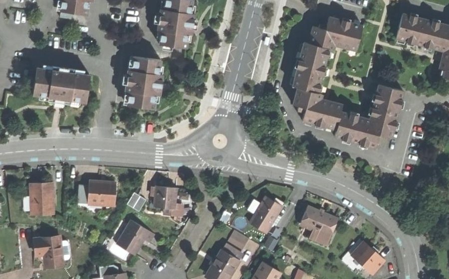 Vue aérienne du Rond-point anonyme n°1153817047