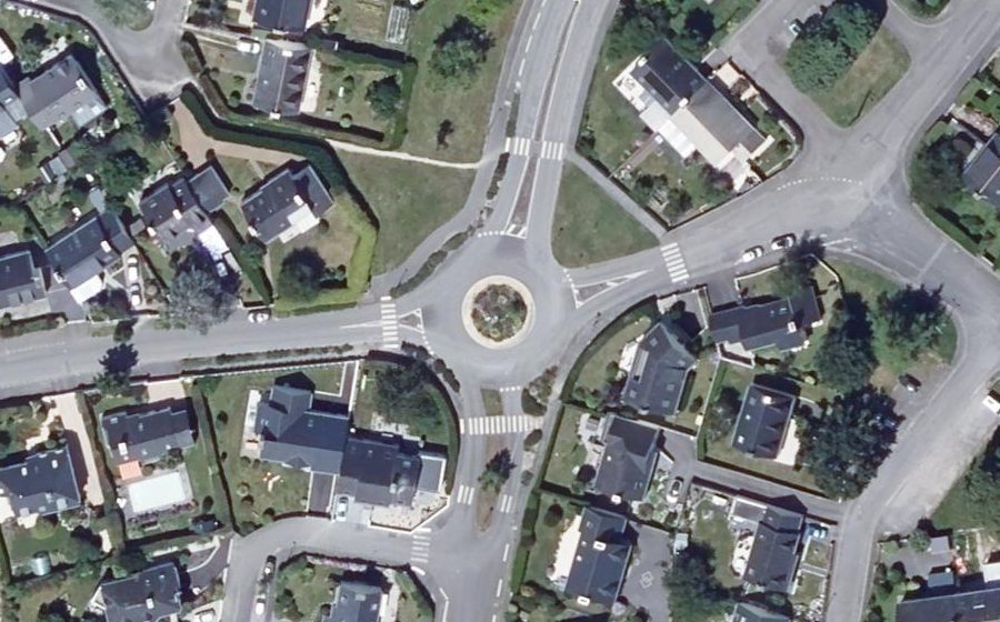 Vue aérienne du Rond-point anonyme n°1154042430