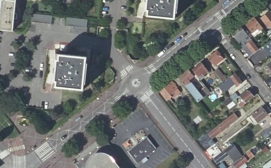Vue aérienne du Rond-point anonyme n°1154363820