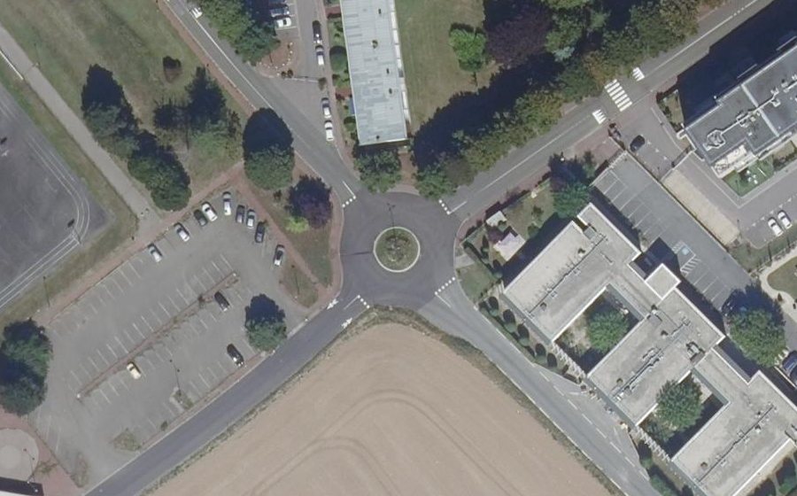 Vue aérienne du Rond-point anonyme n°1154386271
