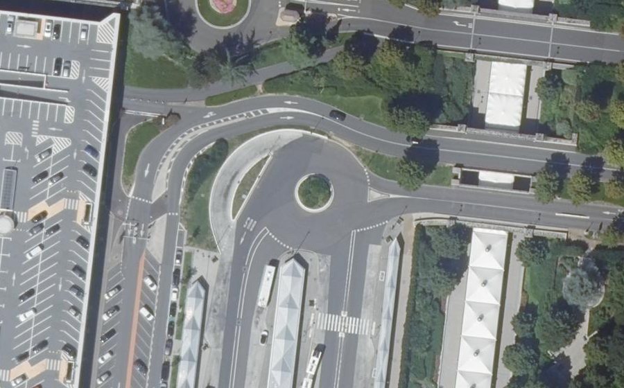 Vue aérienne du Rond-point anonyme n°1154506997