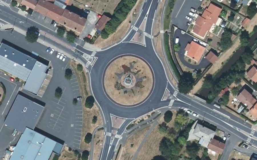 Vue aérienne du Rond-point anonyme n°1154811747