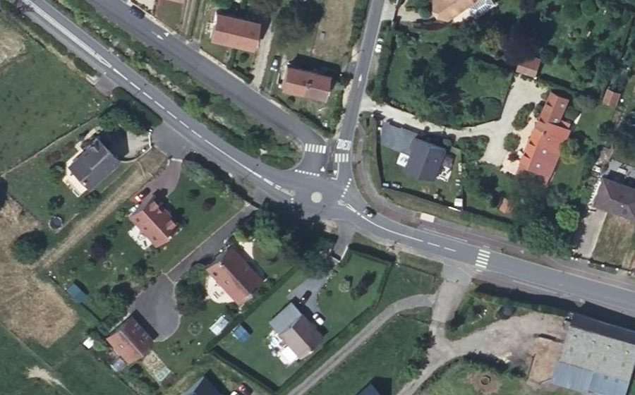 Vue aérienne du Rond-point anonyme n°1154841421