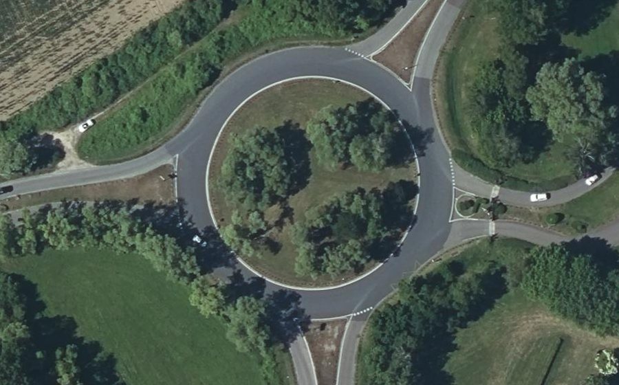 Vue aérienne du Rond-point anonyme n°1155259680