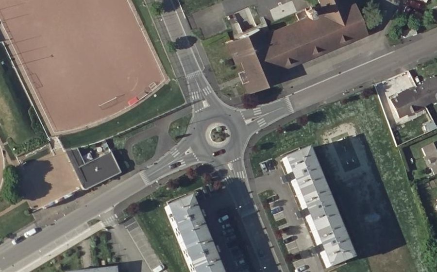Vue aérienne du Rond-point anonyme n°1155420888