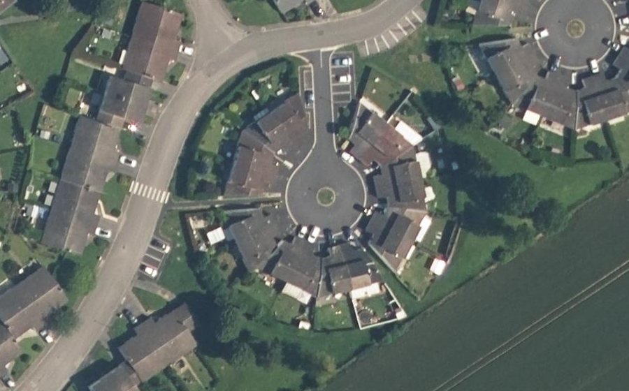 Vue aérienne du Rond-point anonyme n°115557594