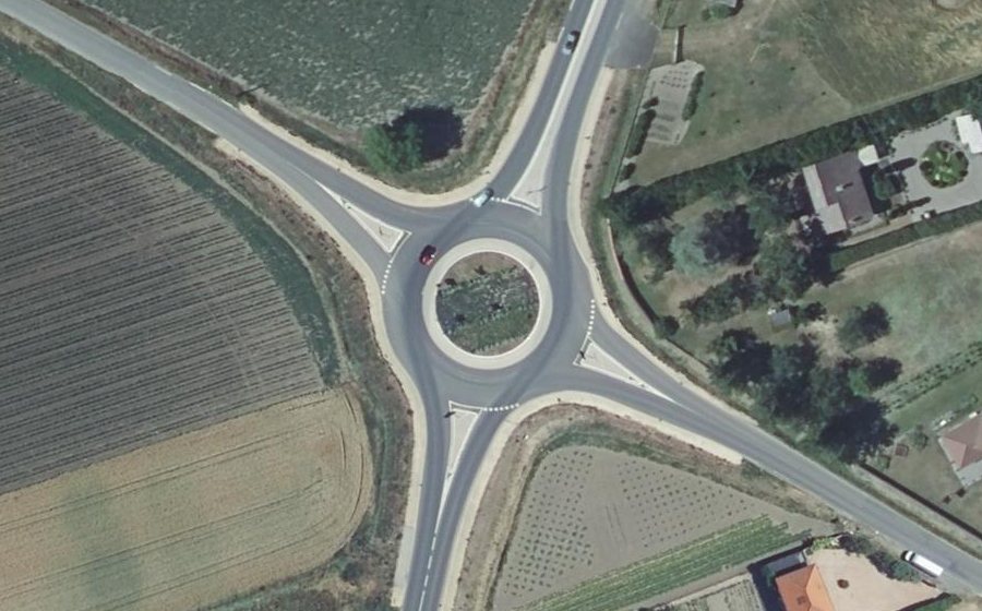 Vue aérienne du Rond-point anonyme n°1155709292