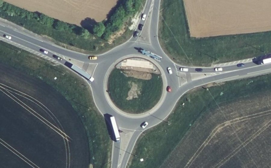 Vue aérienne du Rond-point anonyme n°1155848476
