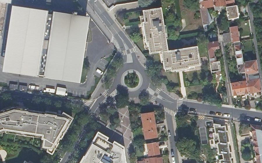 Vue aérienne du Rond-point anonyme n°115616811