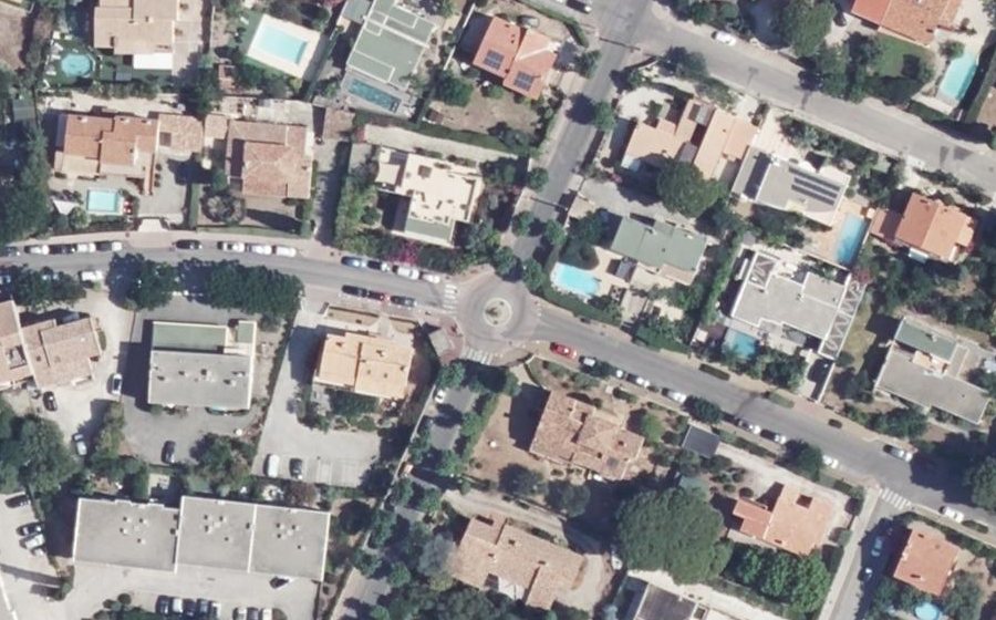Vue aérienne du Rond-point anonyme n°115665635