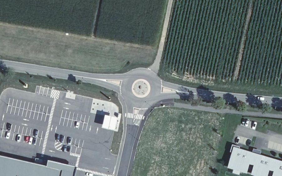 Vue aérienne du Rond-point anonyme n°1156995772