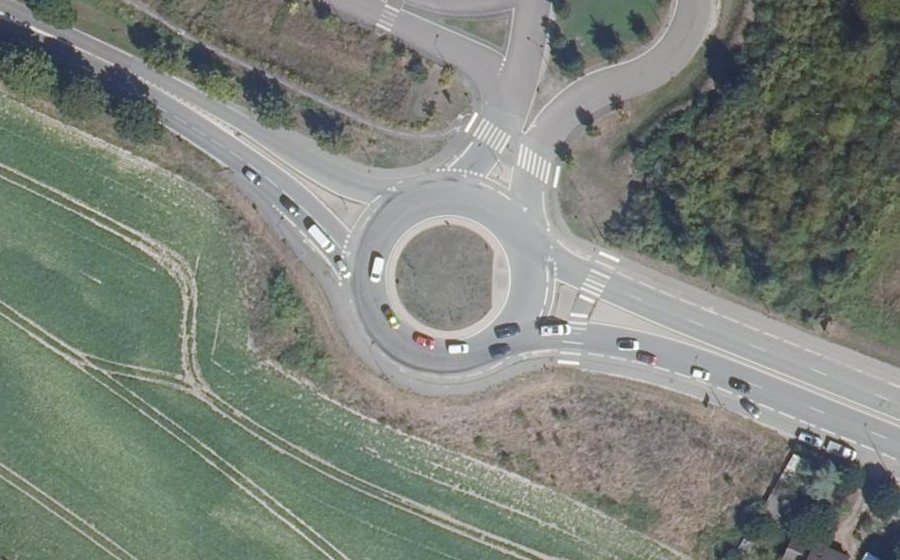 Vue aérienne du Rond-point anonyme n°1157076185