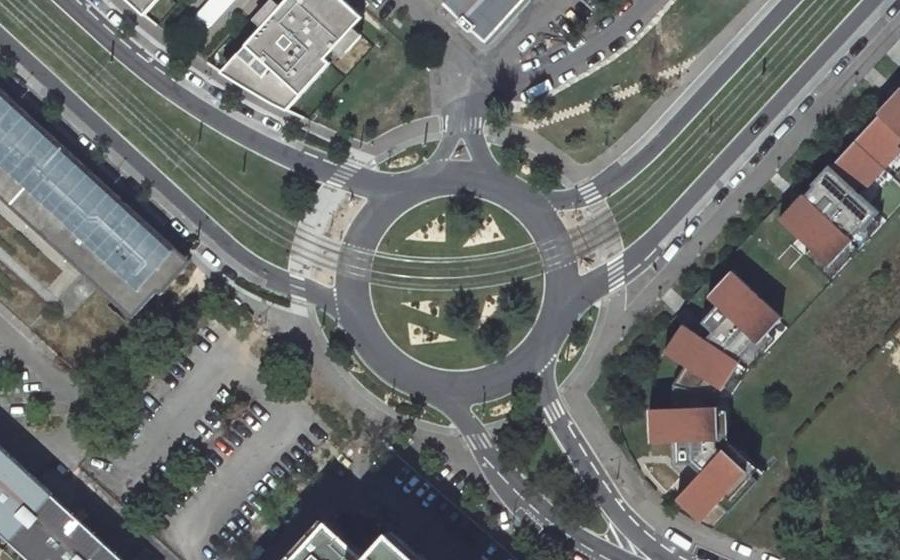 Vue aérienne du Rond-point anonyme n°115710593