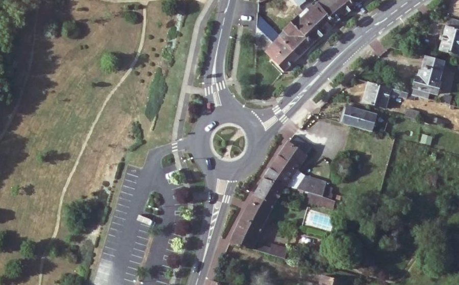 Vue aérienne du Rond-point anonyme n°115711900