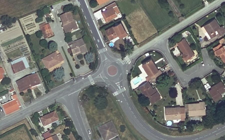 Vue aérienne du Rond-point anonyme n°1157191642