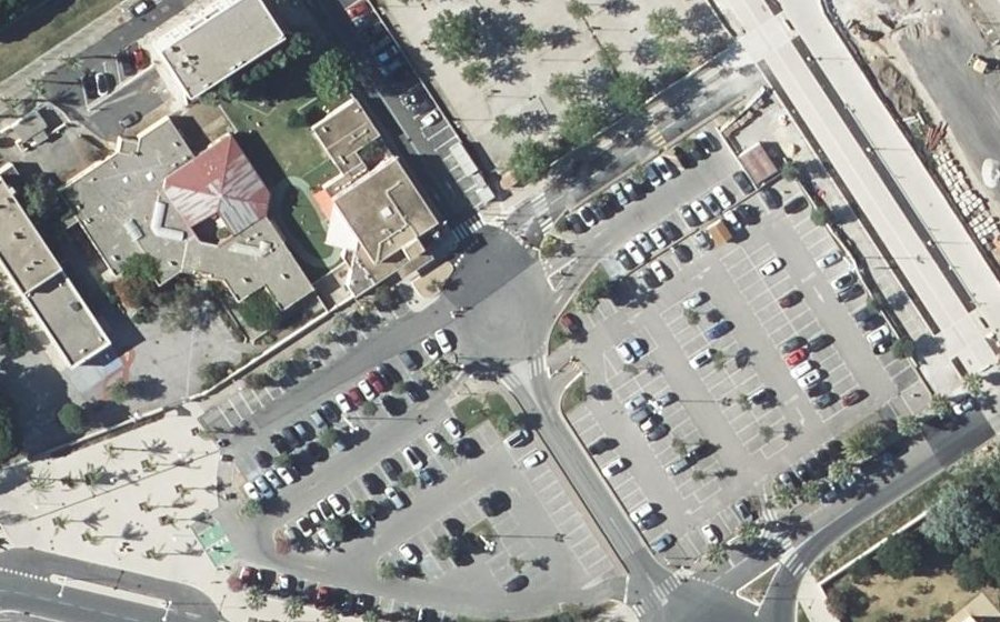 Vue aérienne du Rond-point anonyme n°115736756