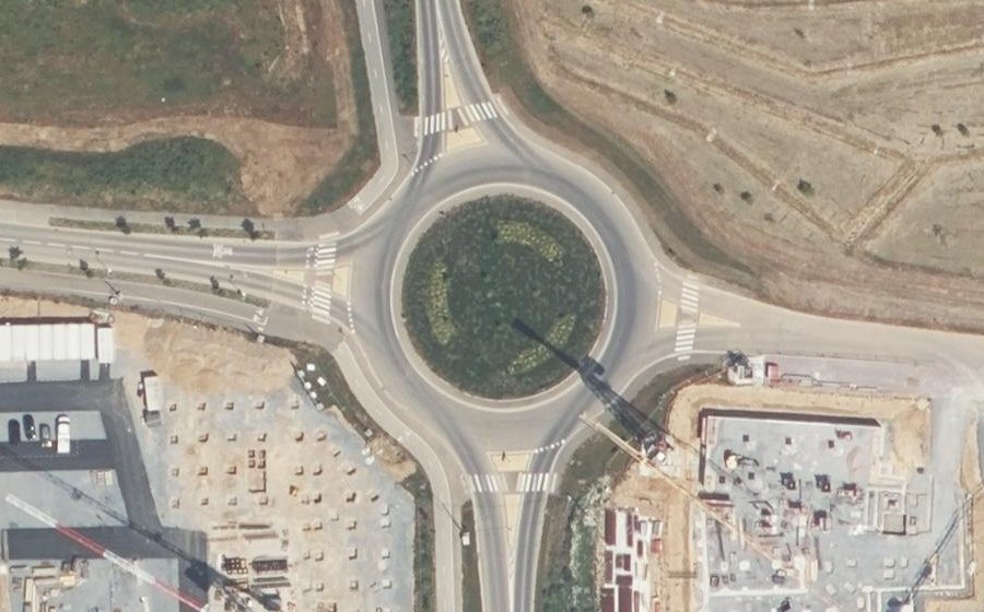 Vue aérienne du Rond-point anonyme n°1157770913