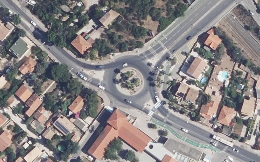 Vue aérienne du Rond-point anonyme n°115788951