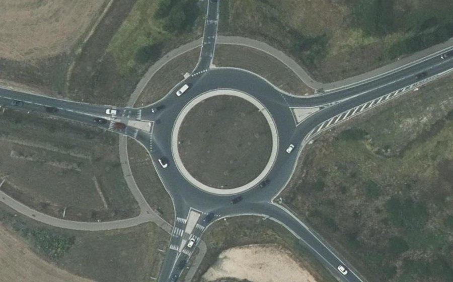 Vue aérienne du Rond-point anonyme n°1157934466