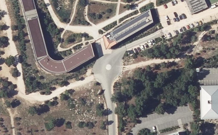 Vue aérienne du Rond-point anonyme n°1158029052
