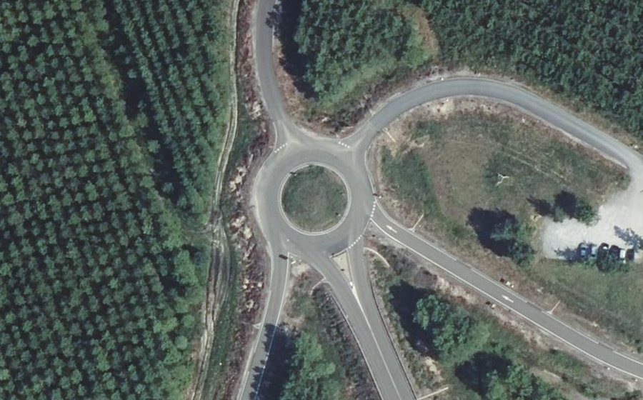 Vue aérienne du Rond-point anonyme n°115878991