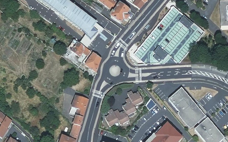 Vue aérienne du Rond-point anonyme n°1159143569