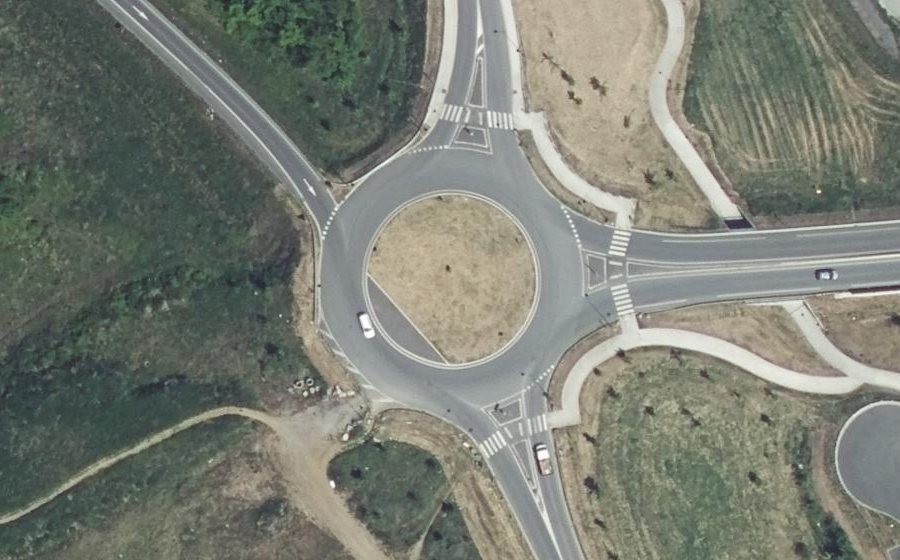 Vue aérienne du Rond-point anonyme n°1159710431