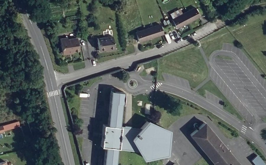 Vue aérienne du Rond-point anonyme n°115974268