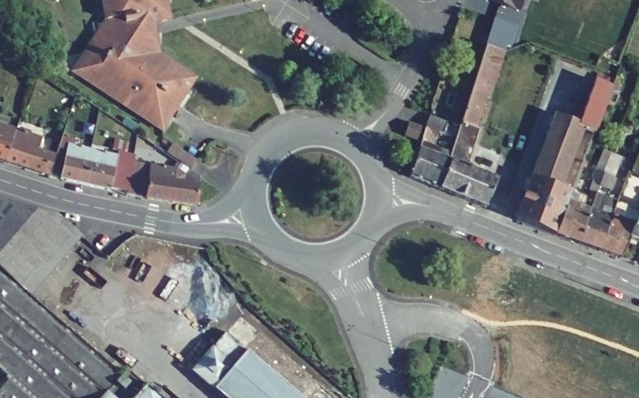 Vue aérienne du Rond-point anonyme n°116021708