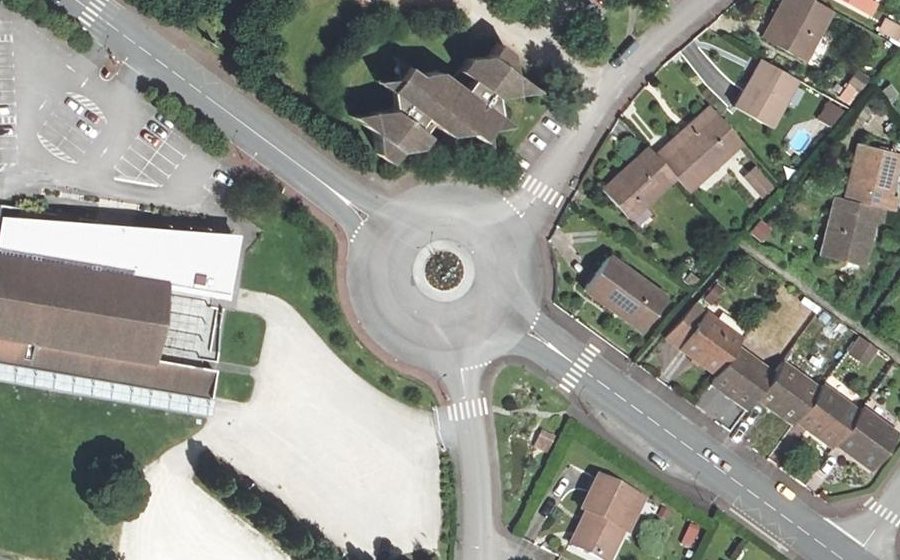 Vue aérienne du Rond-point anonyme n°116035857