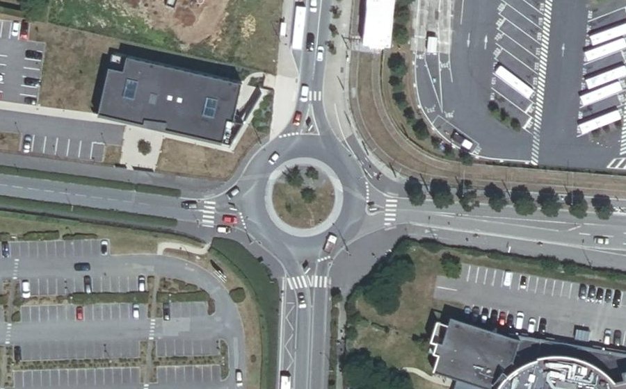 Vue aérienne du Rond-point anonyme n°1160468075