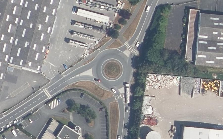 Vue aérienne du Rond-point anonyme n°1160664621