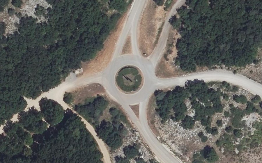 Vue aérienne du Rond-point anonyme n°116107676